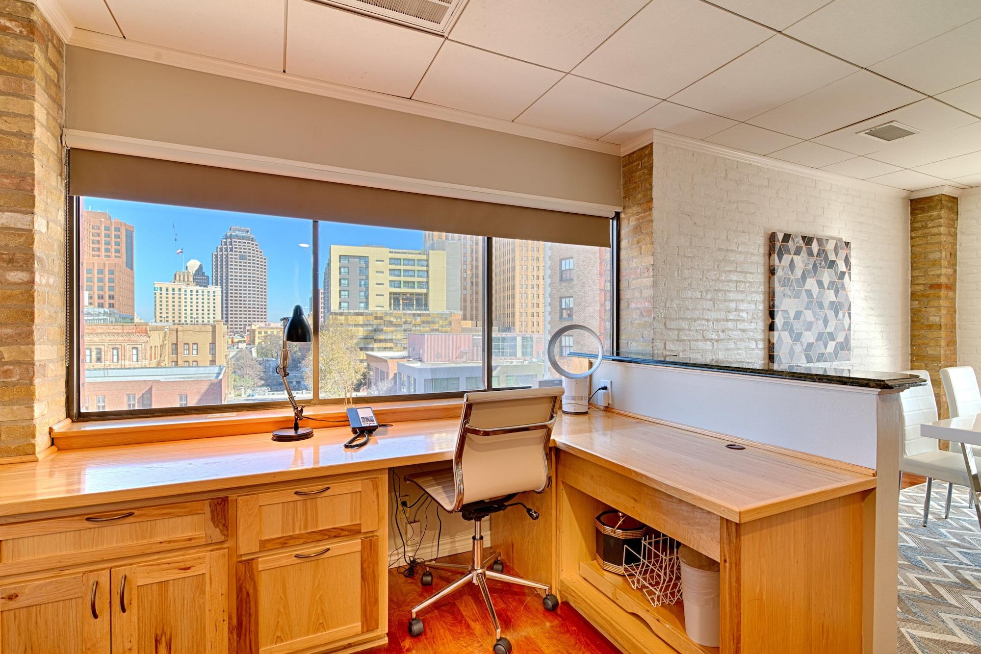 Riverwalk Plaza Hotel